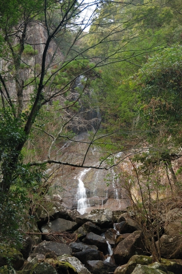 見上げれば清滝