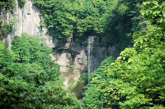 岩洞滝