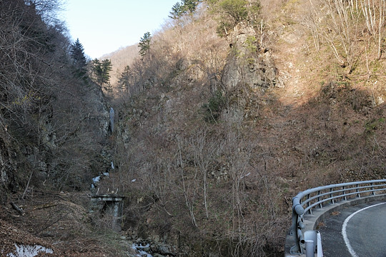 百間滝と旧道の橋
