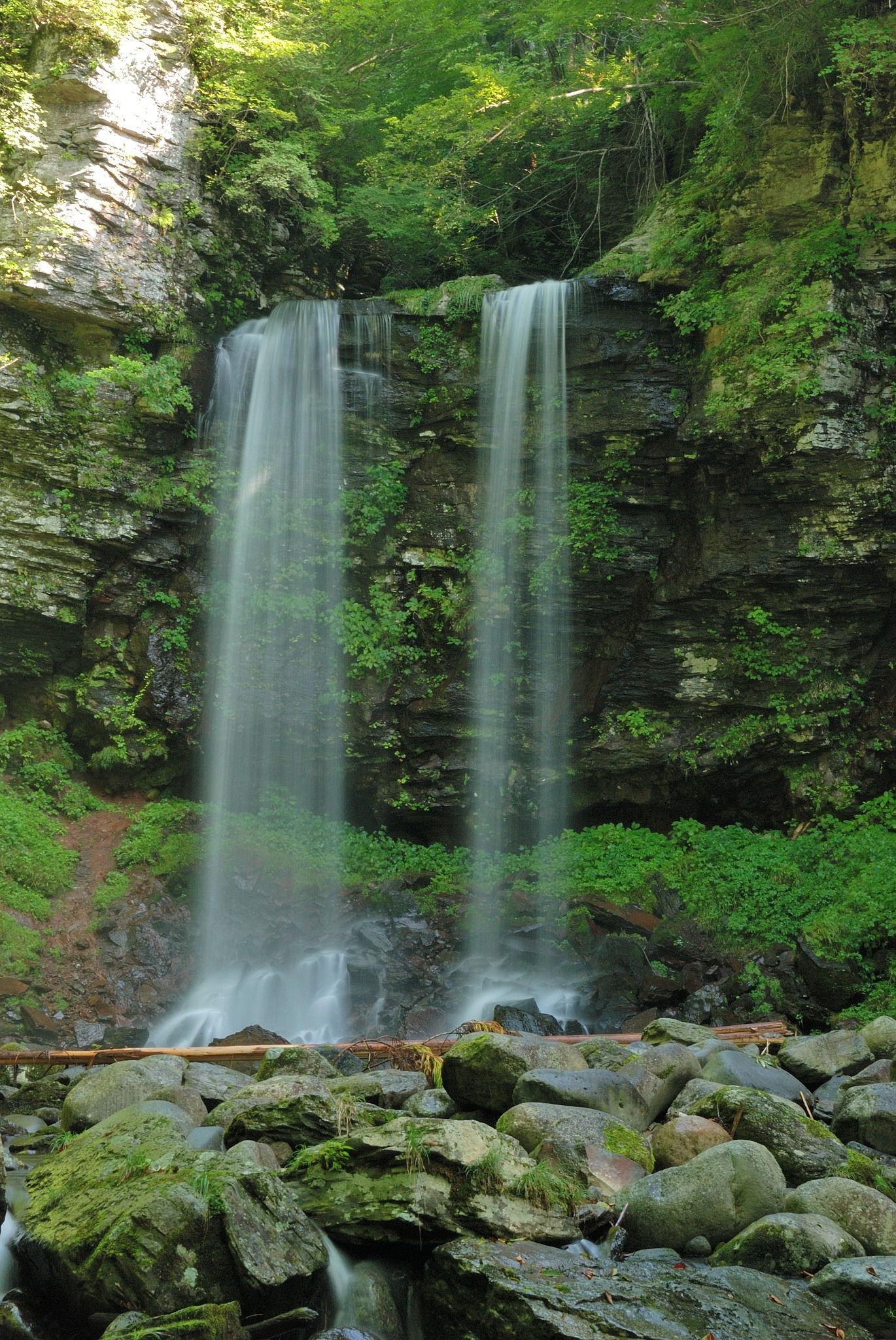 夫婦滝 がんでんの館