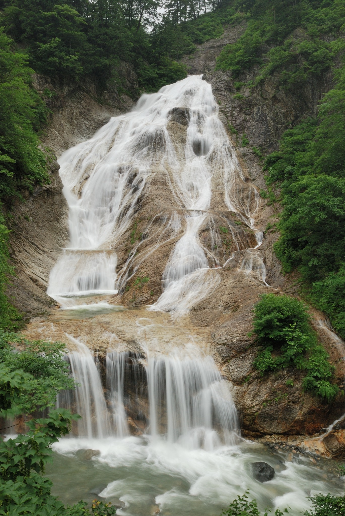 石川県の滝 がんでんの館