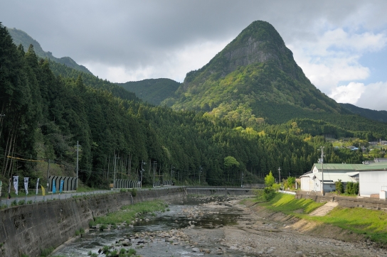 鎧岳