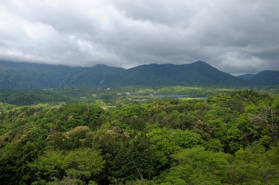 中里貯水池と烏帽子岳