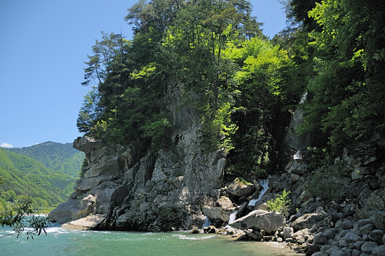 木曽川と隠れ滝