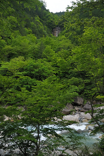 雨現の滝